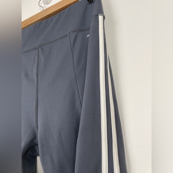 Jack Wills Active Leggings Gym Pants Side Stripe UK 14 Grey Ankle Length - Picture 3 of 7